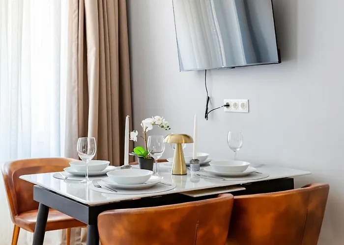 Aparthotel Art Living 3*