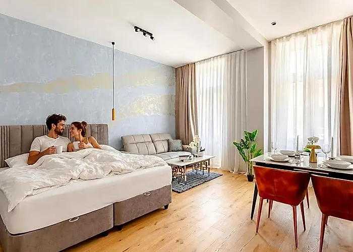 Art Living 3*
